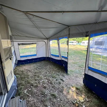Camping Karavan Zdan *